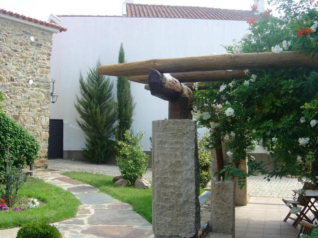 Hotel Casa Santa Catarina Penha Garcia Exterior foto
