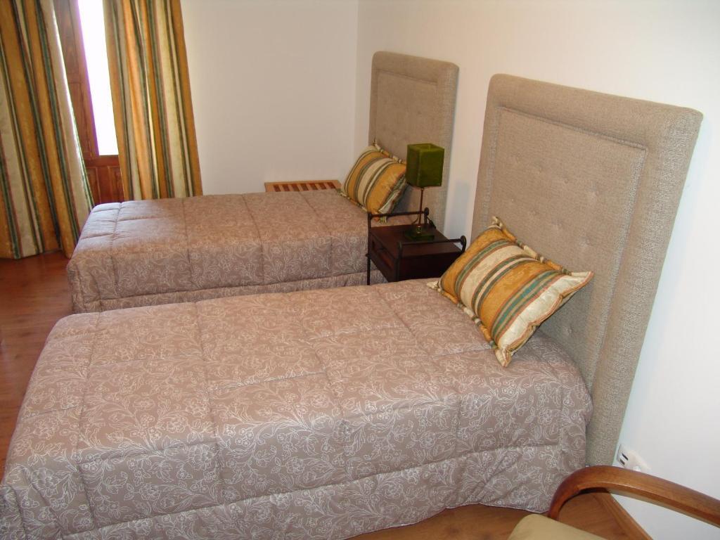 Hotel Casa Santa Catarina Penha Garcia Habitación foto
